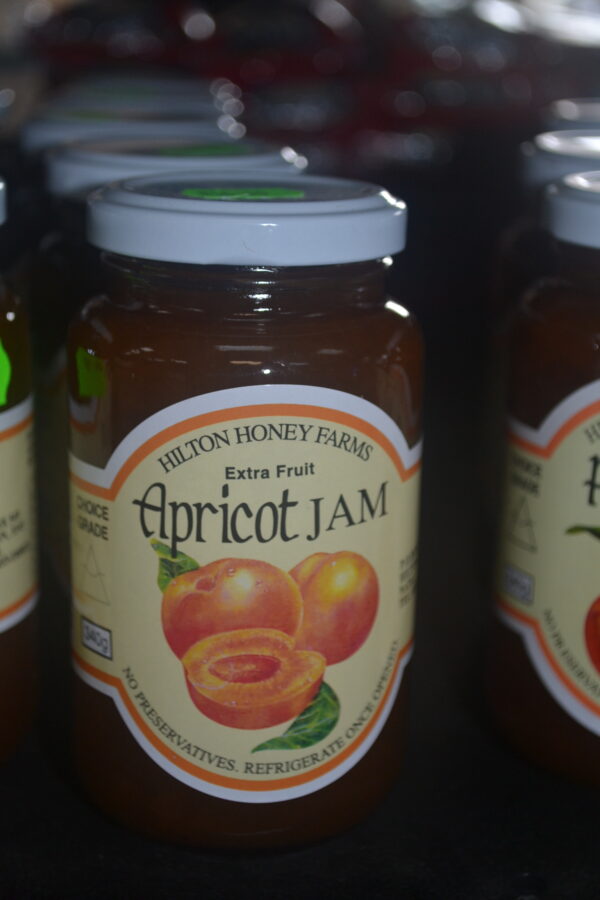 340g jar of Hilton Farms' Apricot Jam with a bright golden colour, made from handpicked apricots in the Kwazulu Natal Midlands.