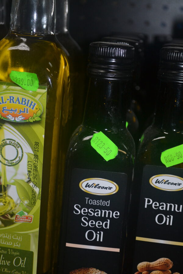Wilson's Toasted Sesame Seed Oil is a 500ml product that offers a distinct and flavorful addition to your culinary creations. Made from high-quality sesame seeds, this oil is carefully toasted to enhance its rich and nutty taste.
